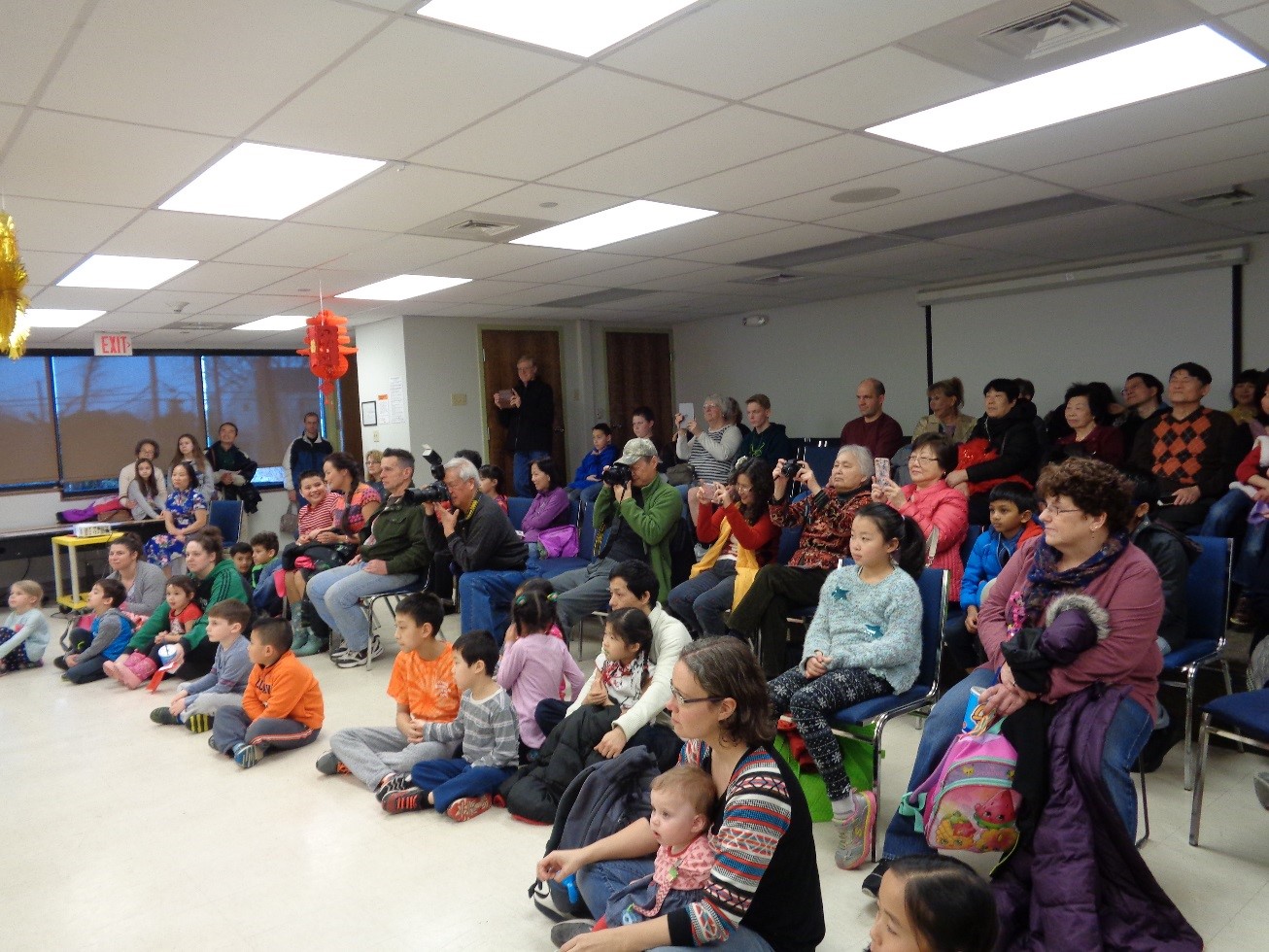 crowd at the library's chinese new year celebration 2